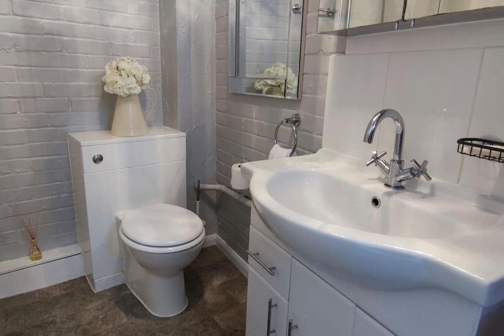 Windsor Cottage: Cosy, Charming, Full Of Character エクステリア 写真
